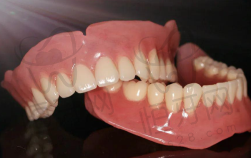 【南昌泰博口腔门诊部参考价格表:】