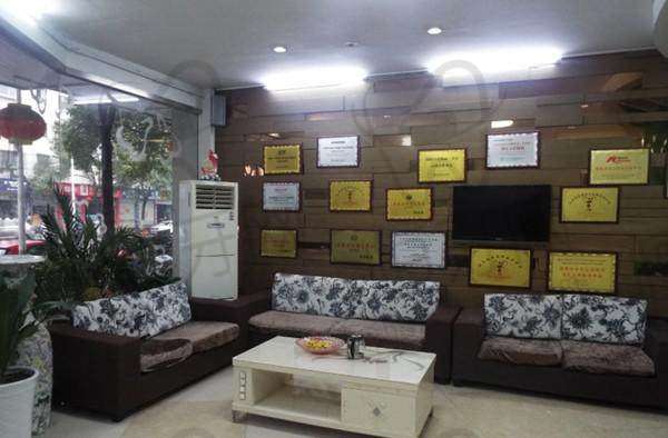 【吉安牙博士口腔医院医生名单：】